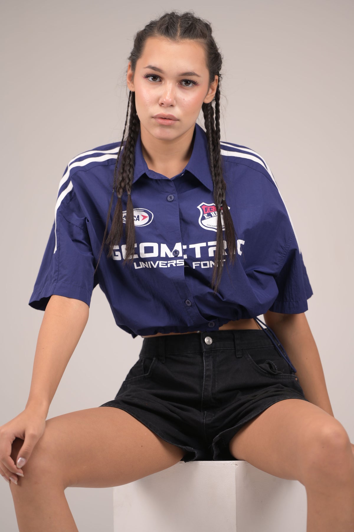 Sporty spice button - up